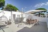 Ferienwohnung in Estepona - Stylish Beach Townhouse with Rooftop 