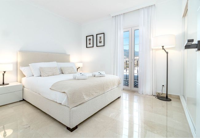 Apartamento en Marbella - Exclusively Modern 2-Bedroom Apartment in Aloha Pueblo Apartamento en Marbella - Exclusively Modern 2-Bedroom Apartment in Aloha Pueblo