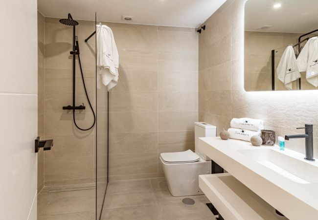 Apartamento en Marbella - Exclusively Modern 2-Bedroom Apartment in Aloha Pueblo Apartamento en Marbella - Exclusively Modern 2-Bedroom Apartment in Aloha Pueblo