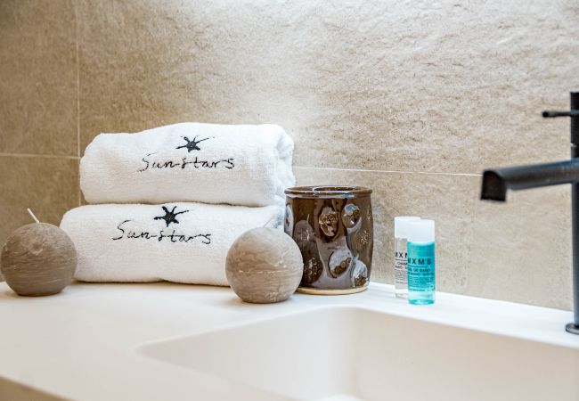 Apartamento en Marbella - Exclusively Modern 2-Bedroom Apartment in Aloha Pueblo Apartamento en Marbella - Exclusively Modern 2-Bedroom Apartment in Aloha Pueblo