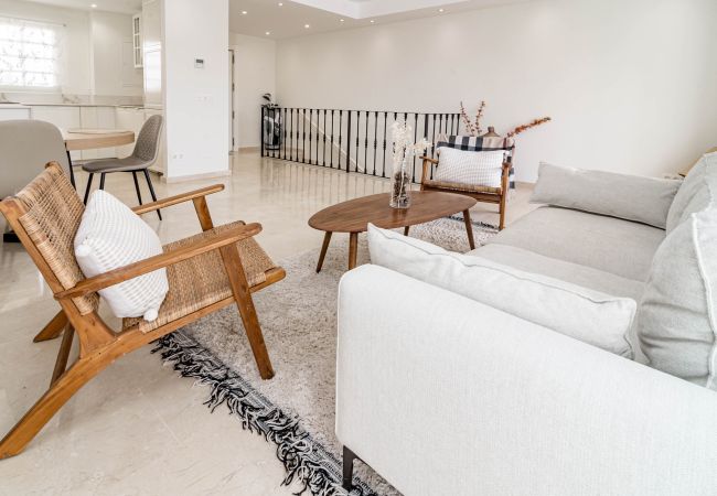 Casa adosada en Nueva andalucia - Huge townhouse in Aloha Pueblo Casa adosada en Nueva andalucia - Huge townhouse in Aloha Pueblo