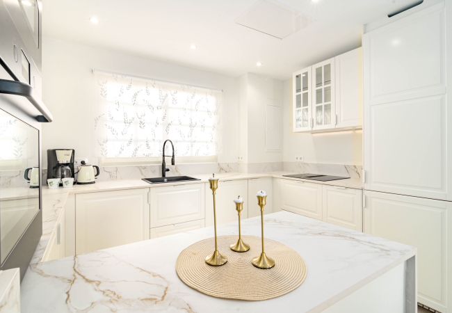 Casa adosada en Nueva andalucia - Huge townhouse in Aloha Pueblo Casa adosada en Nueva andalucia - Huge townhouse in Aloha Pueblo