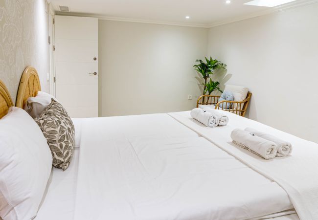 Casa adosada en Nueva andalucia - Huge townhouse in Aloha Pueblo Casa adosada en Nueva andalucia - Huge townhouse in Aloha Pueblo