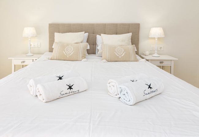 Casa adosada en Nueva andalucia - Huge townhouse in Aloha Pueblo Casa adosada en Nueva andalucia - Huge townhouse in Aloha Pueblo