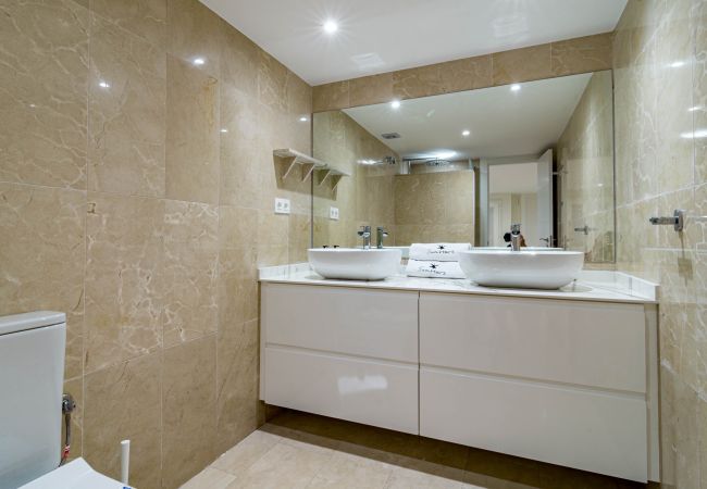 Casa adosada en Nueva andalucia - Huge townhouse in Aloha Pueblo Casa adosada en Nueva andalucia - Huge townhouse in Aloha Pueblo