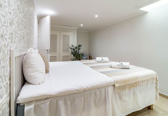 Casa adosada en Nueva andalucia - Huge townhouse in Aloha Pueblo Casa adosada en Nueva andalucia - Huge townhouse in Aloha Pueblo