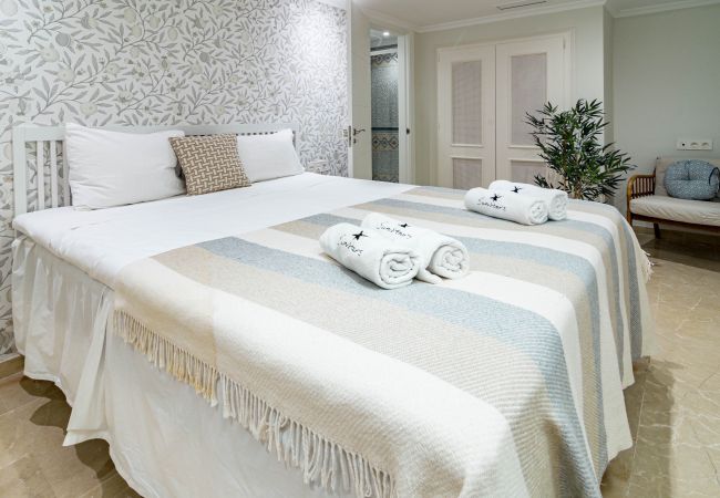 Casa adosada en Nueva andalucia - Huge townhouse in Aloha Pueblo Casa adosada en Nueva andalucia - Huge townhouse in Aloha Pueblo