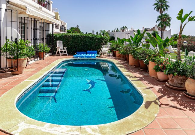 Casa adosada en Nueva andalucia - Huge townhouse in Aloha Pueblo Casa adosada en Nueva andalucia - Huge townhouse in Aloha Pueblo