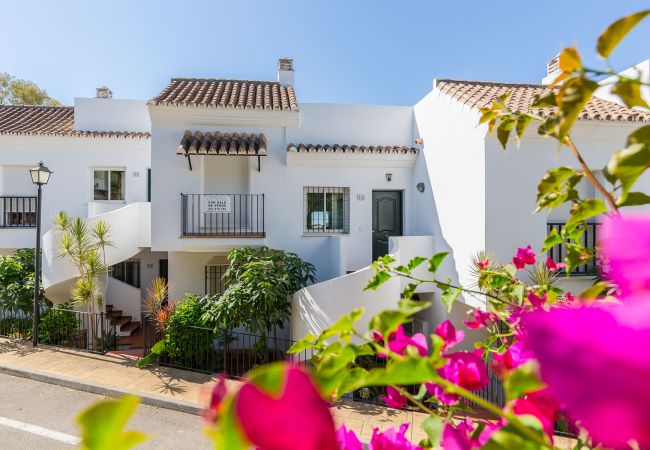 Apartment in Nueva andalucia - Cozy 2 Bedroom Apartment with Amazing Views in Nueva Andalucia  Apartment in Nueva andalucia - Cozy 2 Bedroom Apartment with Amazing Views in Nueva Andalucia