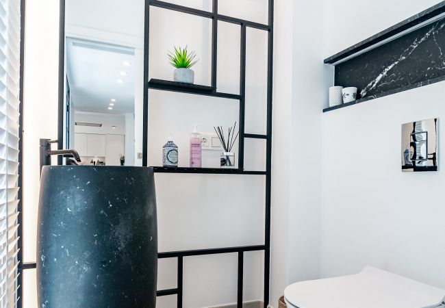 Villa in Nueva andalucia - Captivating Chic Villa in the heart of Nueva Andalucia and walking distance to Puerto Banus  Villa in Nueva andalucia - Captivating Chic Villa in the heart of Nueva Andalucia and walking distance to Puerto Banus