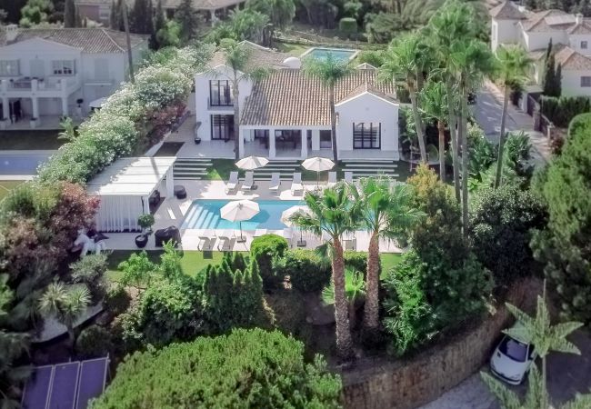 Villa in Nueva andalucia - Captivating Chic Villa in the heart of Nueva Andalucia and walking distance to Puerto Banus  Villa in Nueva andalucia - Captivating Chic Villa in the heart of Nueva Andalucia and walking distance to Puerto Banus