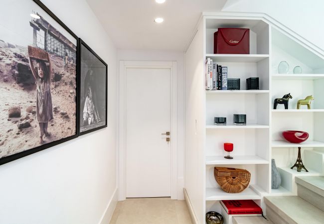 Villa in Nueva andalucia - Captivating Chic Villa in the heart of Nueva Andalucia and walking distance to Puerto Banus  Villa in Nueva andalucia - Captivating Chic Villa in the heart of Nueva Andalucia and walking distance to Puerto Banus