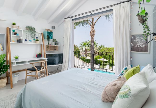 Villa in Nueva andalucia - Captivating Chic Villa in the heart of Nueva Andalucia and walking distance to Puerto Banus  Villa in Nueva andalucia - Captivating Chic Villa in the heart of Nueva Andalucia and walking distance to Puerto Banus