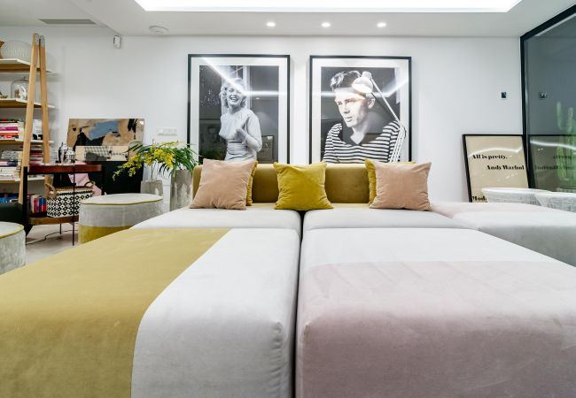 Villa in Nueva andalucia - Captivating Chic Villa in the heart of Nueva Andalucia and walking distance to Puerto Banus  Villa in Nueva andalucia - Captivating Chic Villa in the heart of Nueva Andalucia and walking distance to Puerto Banus