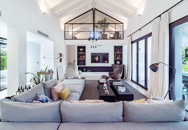 Villa in Nueva andalucia - Captivating Chic Villa in the heart of Nueva Andalucia and walking distance to Puerto Banus  Villa in Nueva andalucia - Captivating Chic Villa in the heart of Nueva Andalucia and walking distance to Puerto Banus