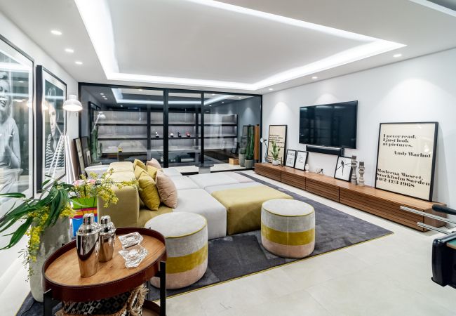 Villa in Nueva andalucia - Captivating Chic Villa in the heart of Nueva Andalucia and walking distance to Puerto Banus  Villa in Nueva andalucia - Captivating Chic Villa in the heart of Nueva Andalucia and walking distance to Puerto Banus