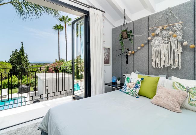 Villa in Nueva andalucia - Captivating Chic Villa in the heart of Nueva Andalucia and walking distance to Puerto Banus  Villa in Nueva andalucia - Captivating Chic Villa in the heart of Nueva Andalucia and walking distance to Puerto Banus