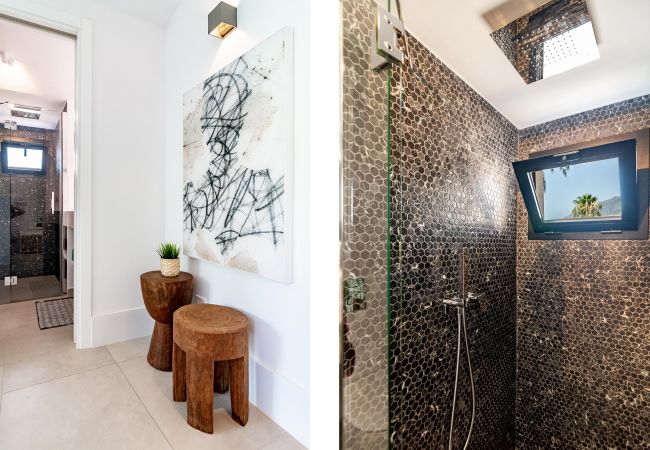 Villa in Nueva andalucia - Captivating Chic Villa in the heart of Nueva Andalucia and walking distance to Puerto Banus  Villa in Nueva andalucia - Captivating Chic Villa in the heart of Nueva Andalucia and walking distance to Puerto Banus