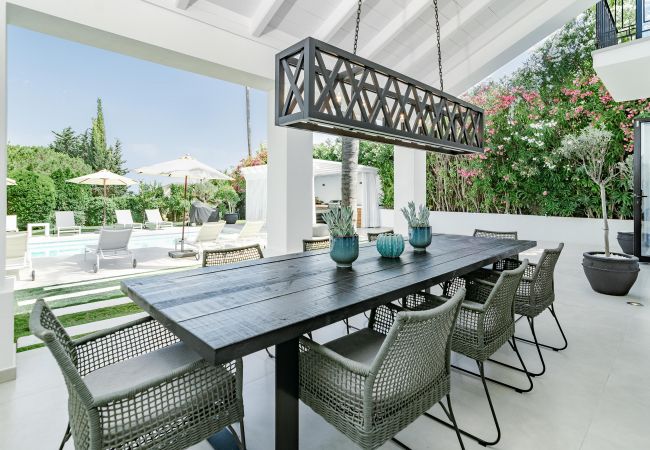 Villa in Nueva andalucia - Captivating Chic Villa in the heart of Nueva Andalucia and walking distance to Puerto Banus  Villa in Nueva andalucia - Captivating Chic Villa in the heart of Nueva Andalucia and walking distance to Puerto Banus
