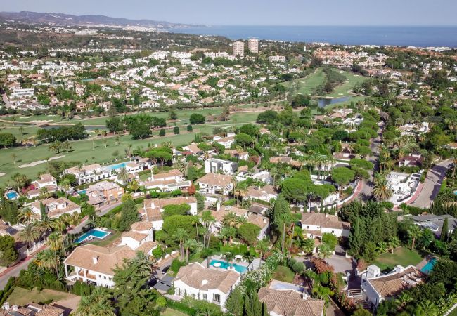 Villa in Nueva andalucia - Captivating Chic Villa in the heart of Nueva Andalucia and walking distance to Puerto Banus  Villa in Nueva andalucia - Captivating Chic Villa in the heart of Nueva Andalucia and walking distance to Puerto Banus