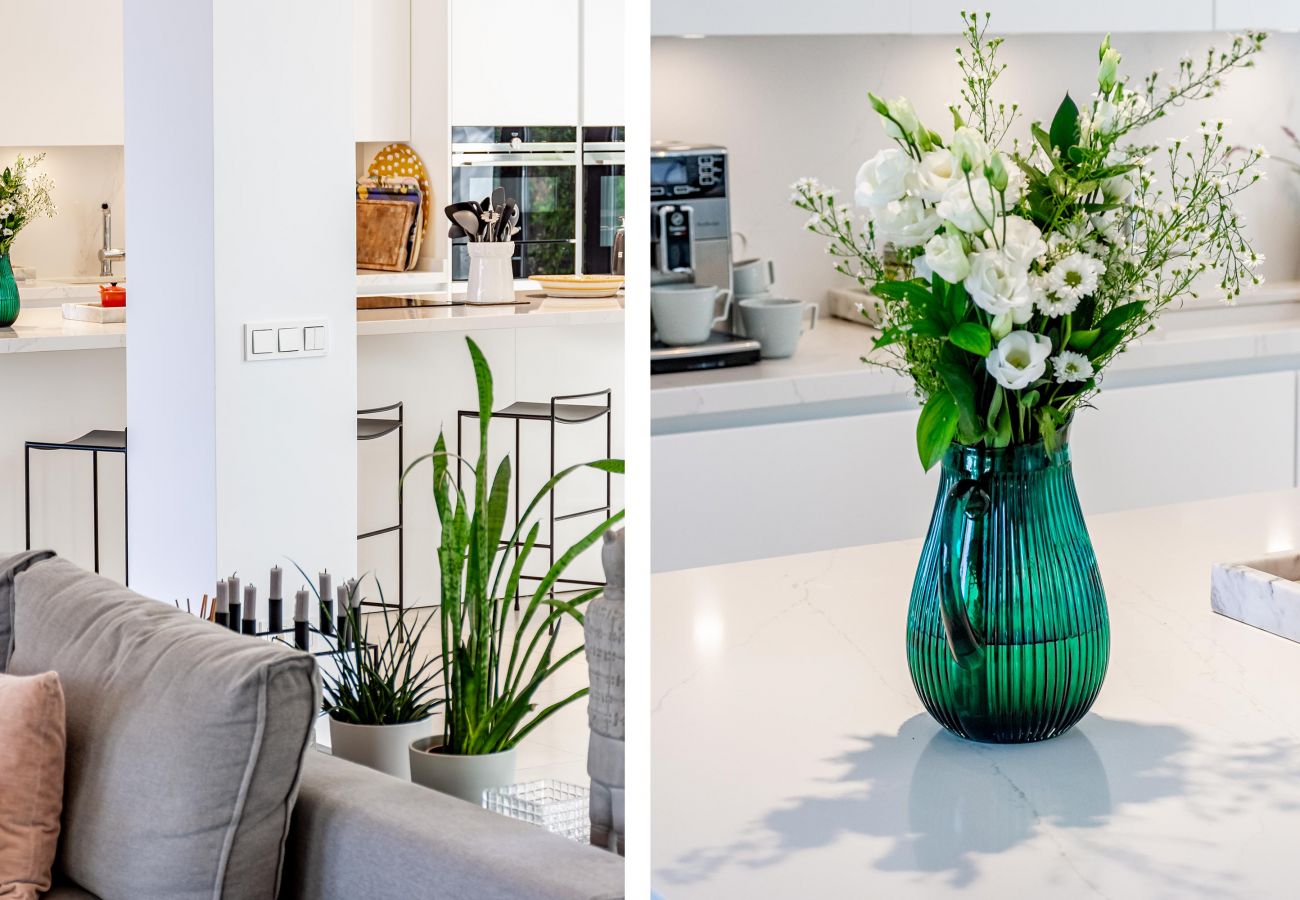 Villa in Nueva andalucia - Captivating Chic Villa in the heart of Nueva Andalucia and walking distance to Puerto Banus  Villa in Nueva andalucia - Captivating Chic Villa in the heart of Nueva Andalucia and walking distance to Puerto Banus