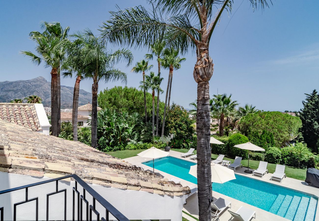 Villa in Nueva andalucia - Captivating Chic Villa in the heart of Nueva Andalucia and walking distance to Puerto Banus  Villa in Nueva andalucia - Captivating Chic Villa in the heart of Nueva Andalucia and walking distance to Puerto Banus