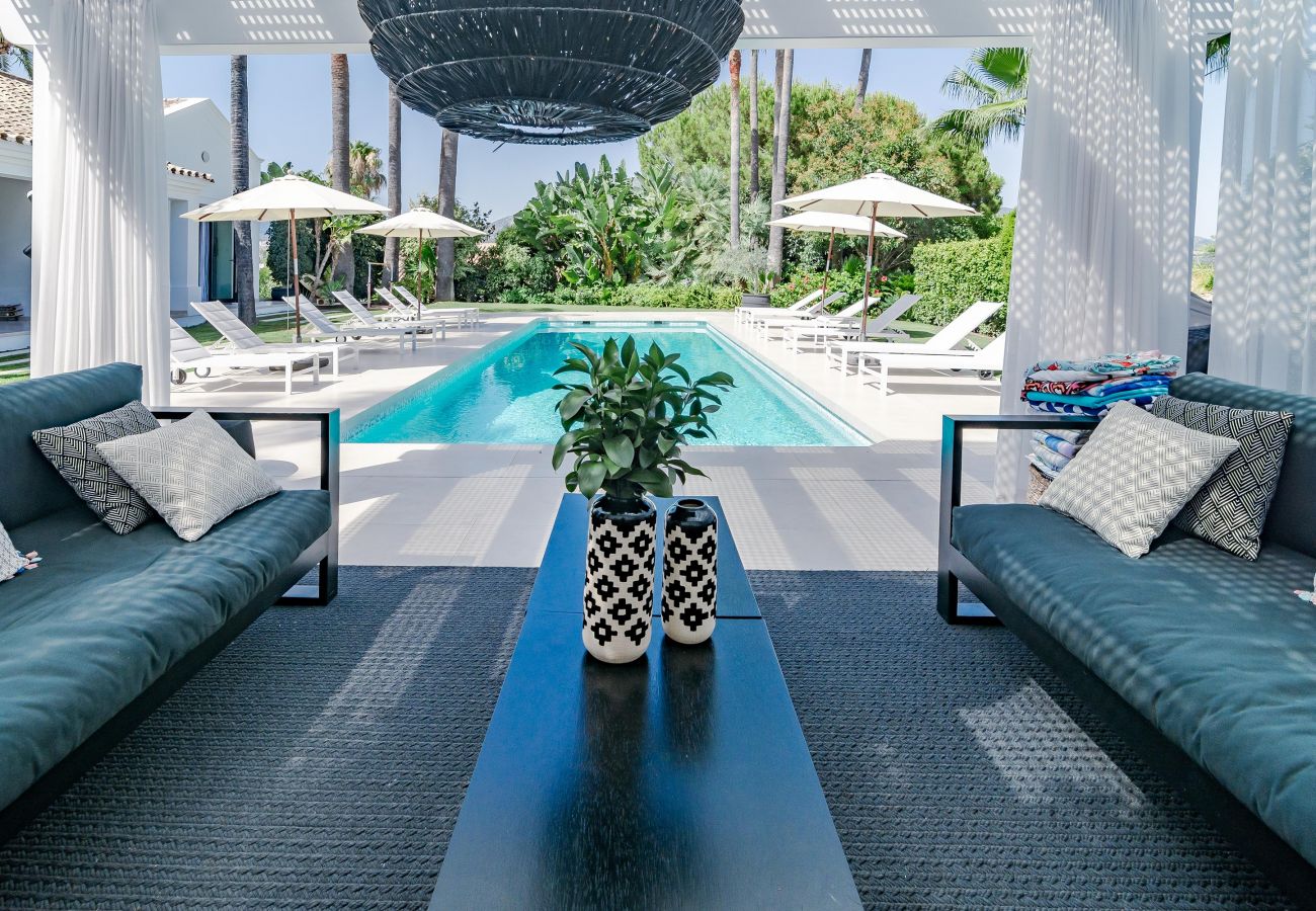 Villa in Nueva andalucia - Captivating Chic Villa in the heart of Nueva Andalucia and walking distance to Puerto Banus  Villa in Nueva andalucia - Captivating Chic Villa in the heart of Nueva Andalucia and walking distance to Puerto Banus