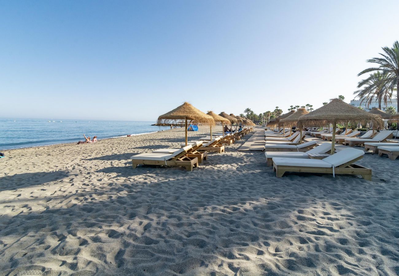 Villa in Nueva andalucia - Captivating Chic Villa in the heart of Nueva Andalucia and walking distance to Puerto Banus  Villa in Nueva andalucia - Captivating Chic Villa in the heart of Nueva Andalucia and walking distance to Puerto Banus