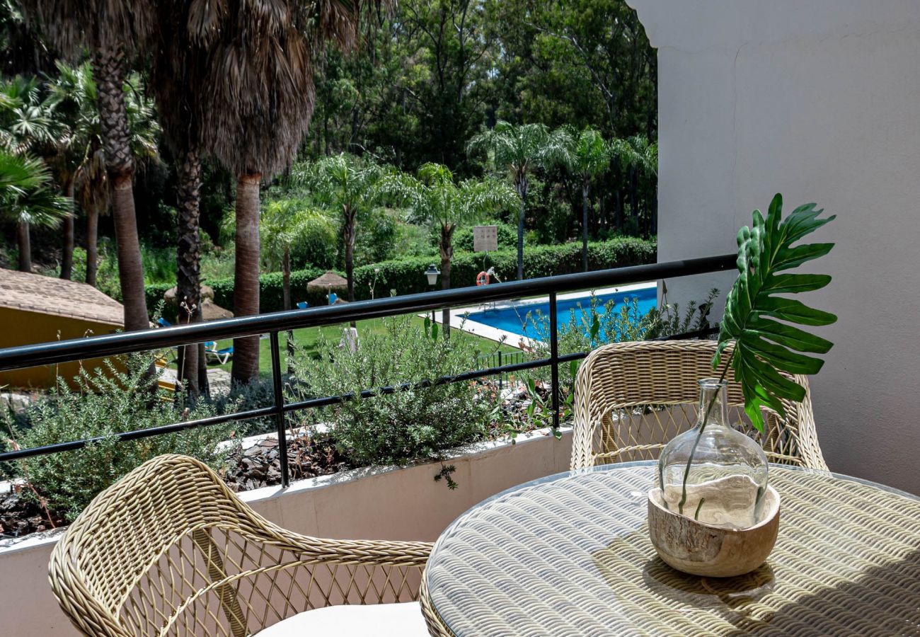 Apartment in Nueva andalucia - Stylish 2 bedroom apartment with nice views