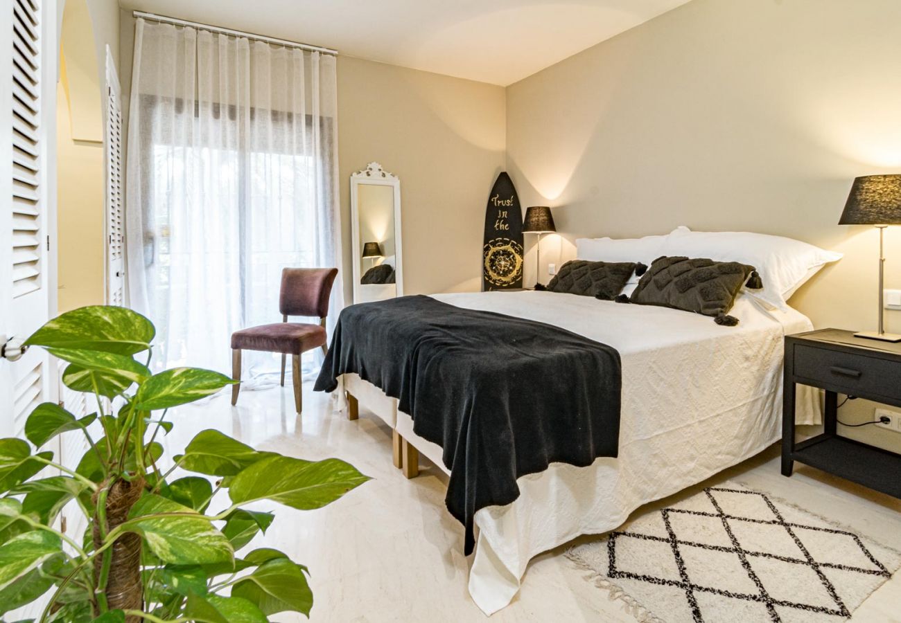 Apartment in Estepona - Unique Penthouse 3 Bedroom Cartuja del Golf (Nueva Atalaya)