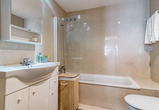 Apartment in Nueva andalucia - Amazing 2-Bedroom Retreat in Nueva Andalucia, Steps from Centro Plaza Apartment in Nueva andalucia - Amazing 2-Bedroom Retreat in Nueva Andalucia, Steps from Centro Plaza
