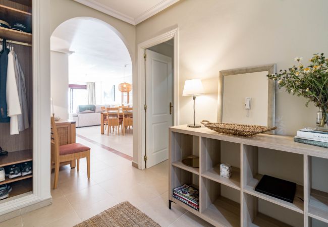 Apartment in Nueva andalucia - Amazing 2-Bedroom Retreat in Nueva Andalucia, Steps from Centro Plaza Apartment in Nueva andalucia - Amazing 2-Bedroom Retreat in Nueva Andalucia, Steps from Centro Plaza