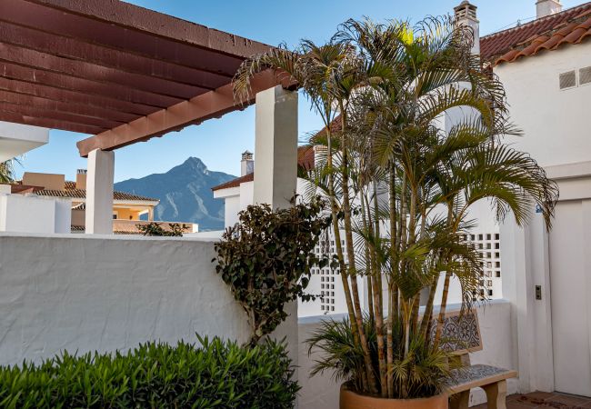 Apartment in Nueva andalucia - Amazing 2-Bedroom Retreat in Nueva Andalucia, Steps from Centro Plaza Apartment in Nueva andalucia - Amazing 2-Bedroom Retreat in Nueva Andalucia, Steps from Centro Plaza