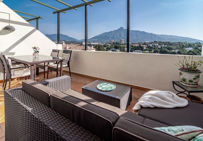 Apartment in Nueva andalucia - Spacious 2 Bedroom Apartment in  Puerto Banus with a Private Terrace and Mountain Views  Apartment in Nueva andalucia - Spacious 2 Bedroom Apartment in  Puerto Banus with a Private Terrace and Mountain Views