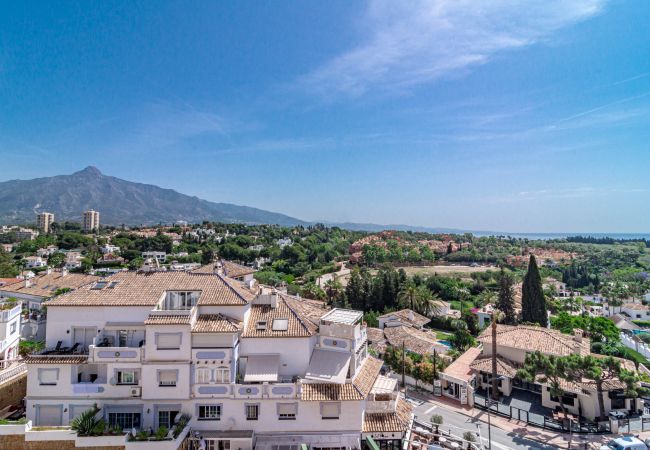 Apartment in Nueva andalucia - Spacious 2 Bedroom Apartment in  Puerto Banus with a Private Terrace and Mountain Views  Apartment in Nueva andalucia - Spacious 2 Bedroom Apartment in  Puerto Banus with a Private Terrace and Mountain Views