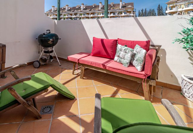 Apartment in Nueva andalucia - Spacious 2 Bedroom Apartment in  Puerto Banus with a Private Terrace and Mountain Views  Apartment in Nueva andalucia - Spacious 2 Bedroom Apartment in  Puerto Banus with a Private Terrace and Mountain Views