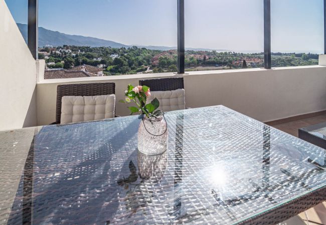 Apartment in Nueva andalucia - Spacious 2 Bedroom Apartment in  Puerto Banus with a Private Terrace and Mountain Views  Apartment in Nueva andalucia - Spacious 2 Bedroom Apartment in  Puerto Banus with a Private Terrace and Mountain Views