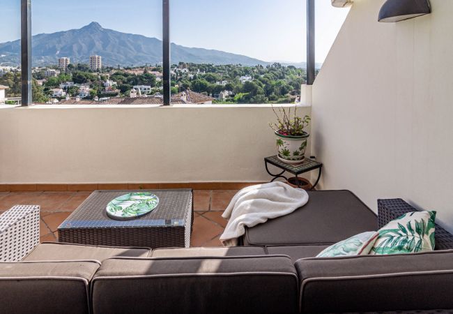 Apartment in Nueva andalucia - Spacious 2 Bedroom Apartment in  Puerto Banus with a Private Terrace and Mountain Views  Apartment in Nueva andalucia - Spacious 2 Bedroom Apartment in  Puerto Banus with a Private Terrace and Mountain Views