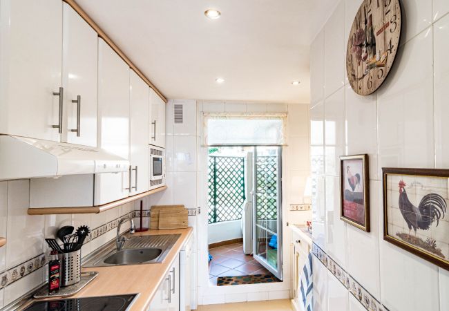 Apartment in Nueva andalucia - Spacious 2 Bedroom Apartment in  Puerto Banus with a Private Terrace and Mountain Views  Apartment in Nueva andalucia - Spacious 2 Bedroom Apartment in  Puerto Banus with a Private Terrace and Mountain Views
