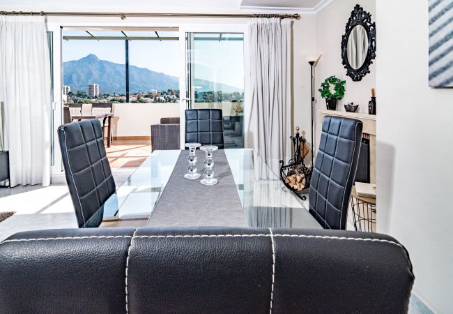 Apartment in Nueva andalucia - Spacious 2 Bedroom Apartment in  Puerto Banus with a Private Terrace and Mountain Views  Apartment in Nueva andalucia - Spacious 2 Bedroom Apartment in  Puerto Banus with a Private Terrace and Mountain Views