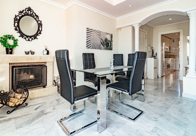 Apartment in Nueva andalucia - Spacious 2 Bedroom Apartment in  Puerto Banus with a Private Terrace and Mountain Views  Apartment in Nueva andalucia - Spacious 2 Bedroom Apartment in  Puerto Banus with a Private Terrace and Mountain Views