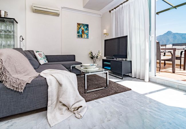 Apartment in Nueva andalucia - Spacious 2 Bedroom Apartment in  Puerto Banus with a Private Terrace and Mountain Views  Apartment in Nueva andalucia - Spacious 2 Bedroom Apartment in  Puerto Banus with a Private Terrace and Mountain Views