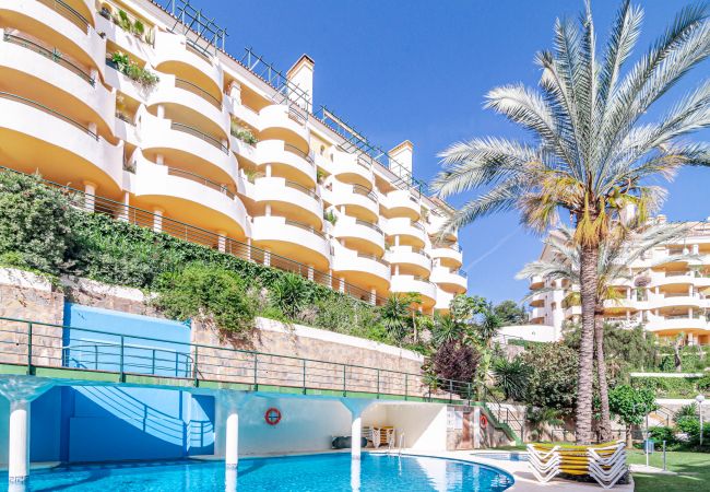 Apartment in Nueva andalucia - Spacious 2 Bedroom Apartment in  Puerto Banus with a Private Terrace and Mountain Views  Apartment in Nueva andalucia - Spacious 2 Bedroom Apartment in  Puerto Banus with a Private Terrace and Mountain Views