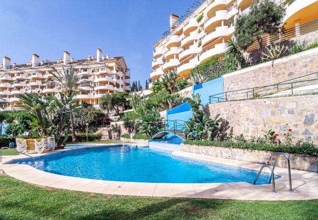 Apartment in Nueva andalucia - Spacious 2 Bedroom Apartment in  Puerto Banus with a Private Terrace and Mountain Views  Apartment in Nueva andalucia - Spacious 2 Bedroom Apartment in  Puerto Banus with a Private Terrace and Mountain Views