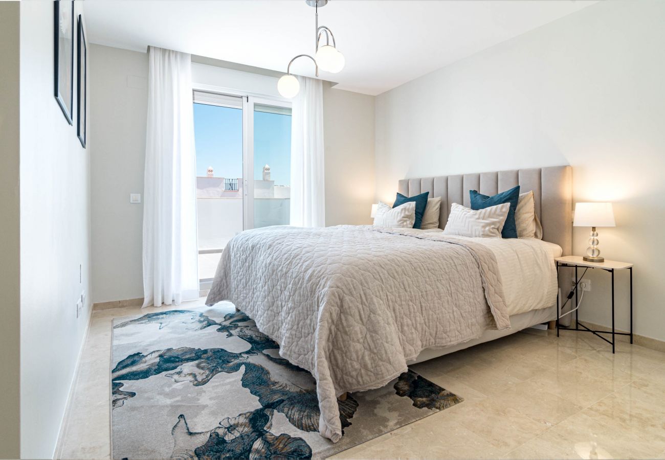 Apartment in Nueva andalucia - Beautiful 3 bedroom duplex in Aloha Royal