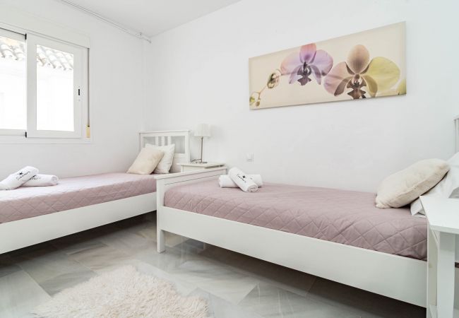 Apartment in Marbella - Captivating 2 Bedroom Apartment in popular Nueva Andalucia close to Centro Plaza Apartment in Marbella - Captivating 2 Bedroom Apartment in popular Nueva Andalucia close to Centro Plaza
