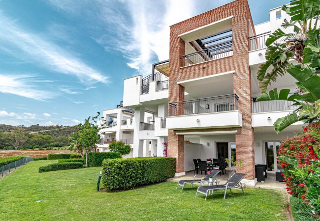 Apartment in Benahavís - Tropical Apartment in Los Arqueros with Mountain Views and Private Garden Apartment in Benahavís - Tropical Apartment in Los Arqueros with Mountain Views and Private Garden