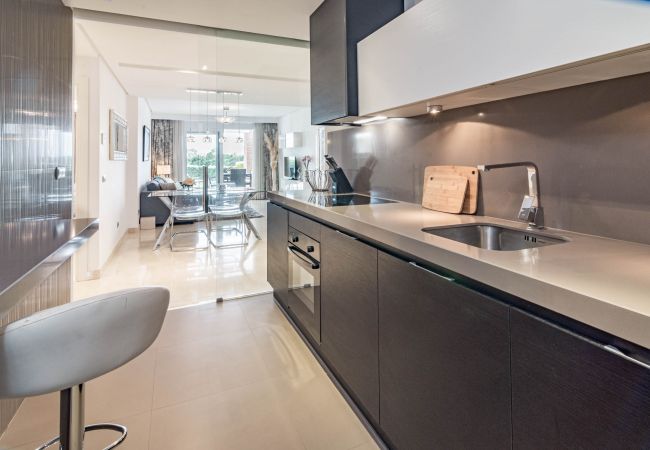 Apartment in Benahavís - Tropical Apartment in Los Arqueros with Mountain Views and Private Garden Apartment in Benahavís - Tropical Apartment in Los Arqueros with Mountain Views and Private Garden