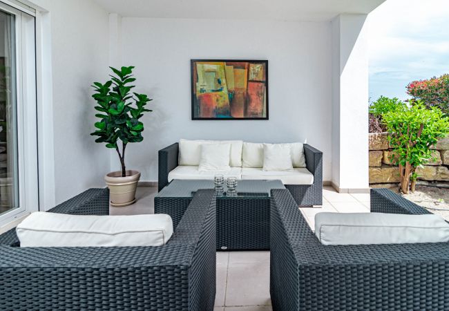 Apartment in Benahavís - Tropical Apartment in Los Arqueros with Mountain Views and Private Garden Apartment in Benahavís - Tropical Apartment in Los Arqueros with Mountain Views and Private Garden