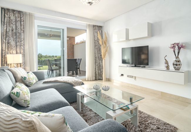Apartment in Benahavís - Tropical Apartment in Los Arqueros with Mountain Views and Private Garden Apartment in Benahavís - Tropical Apartment in Los Arqueros with Mountain Views and Private Garden